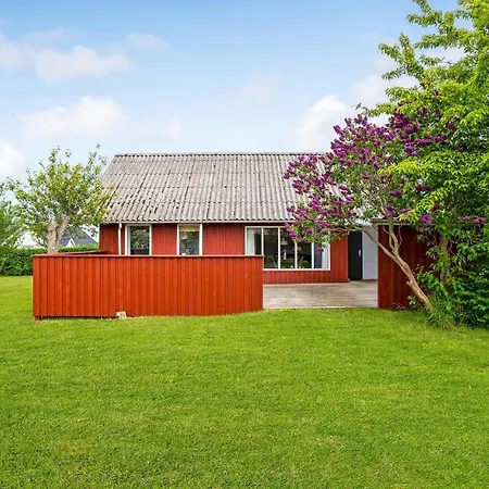 3 Bedroom In Holiday home